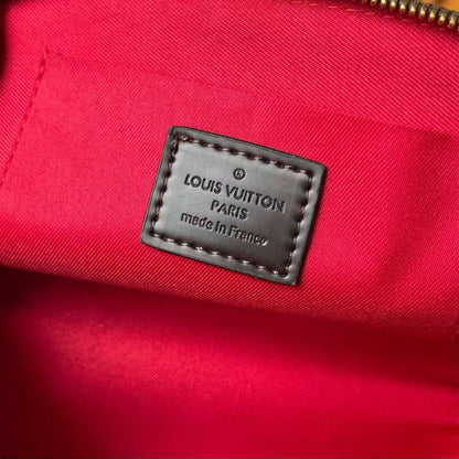 LV L001
 COPY ONE NEW CAME 

WITH BOX 🎁🎁🎁

245 dhs✅

Zain39
♥️♥️♥️