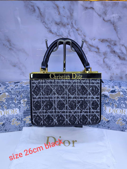 Dior
110 dhs✅

with box
🎁🎁🎁

Zain203
♥️♥️♥️