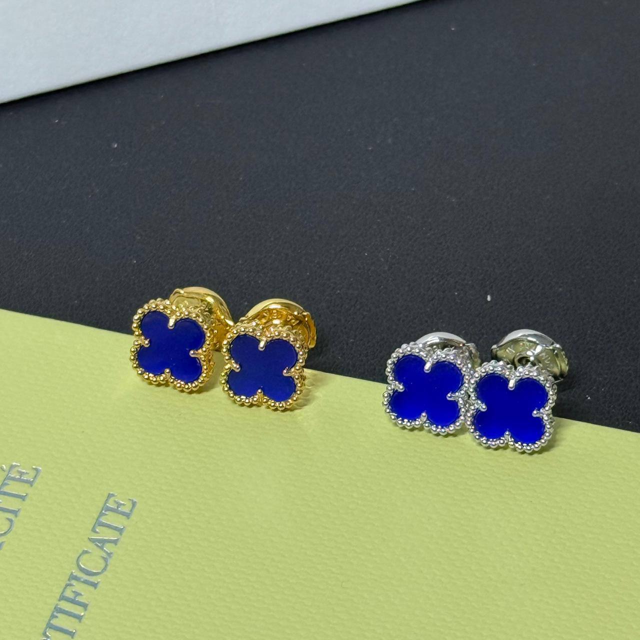 VCA 🦋*
Mini Earring🌸
Master quality 💯

With normal boxes 📦 
45 dhs🪙🌨️

With master box 🗃️ 
75 dhs🪙🌨️

Zain216
♥️♥️♥️