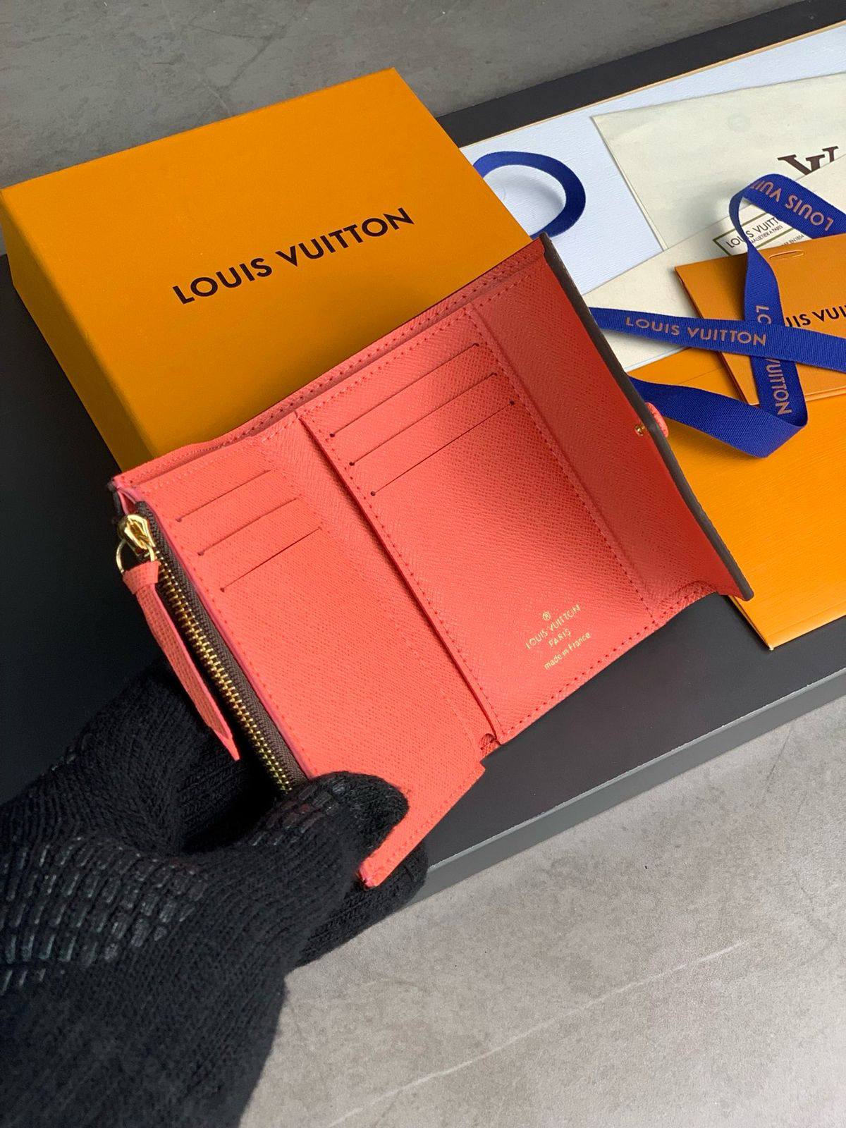 💞  *Lv wallet*💞
💞*Super Master*💞
300 dhs🪙🌨️

Zain275
♥️♥️♥️