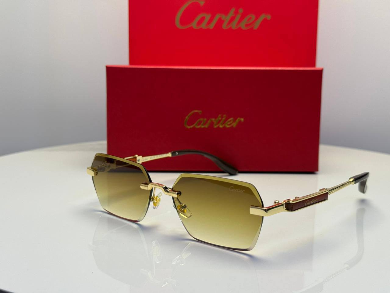 Sunglasses 
good quality
65 dhs✅

Zain182
♥️♥️♥️