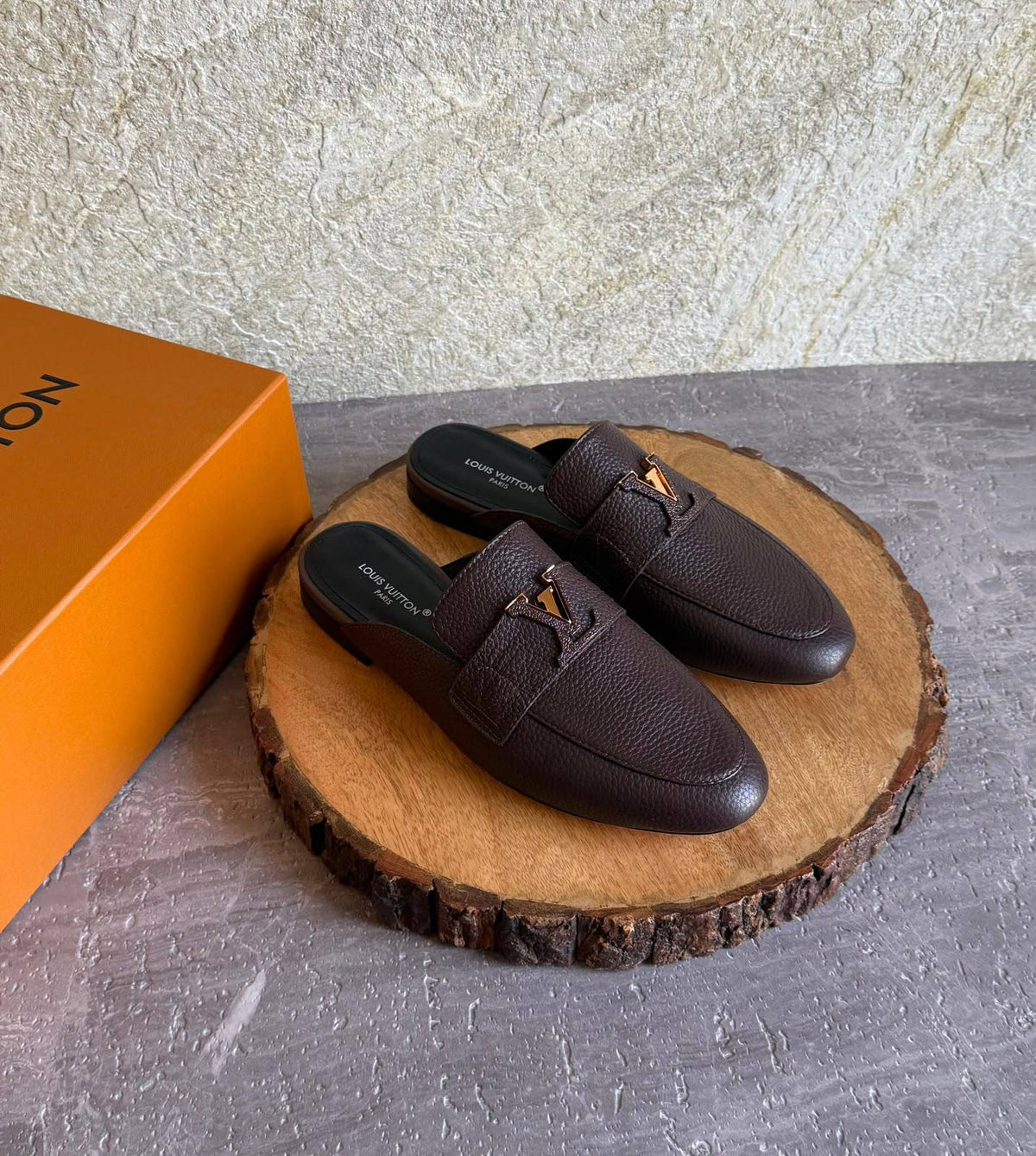 LOUIS VIITTON💫

SuperMaster Quality 💯
480 dhs🇦🇪🇦🇪

Size: 36-41💥

Zain171
♥️♥️♥️
