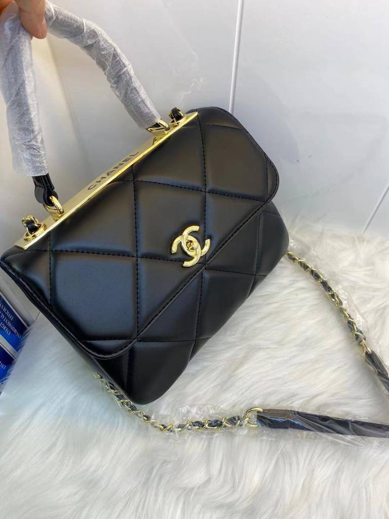 Chanel
105 dhs🪙🌨️
high quality  24cm

Zain26
♥️♥️♥️
