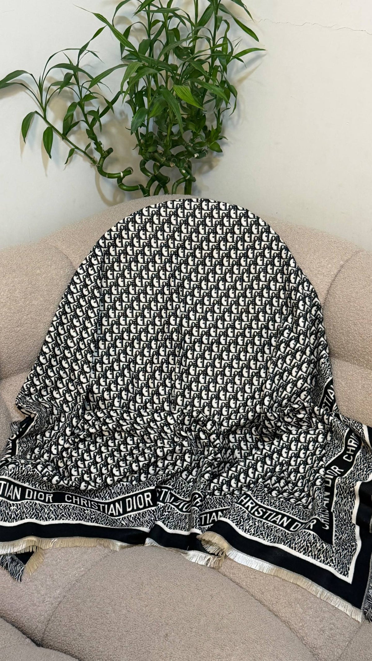 DIOR


VIP QUALITY

350 dhs🇦🇪🇦🇪

Zain281
♥️♥️♥️