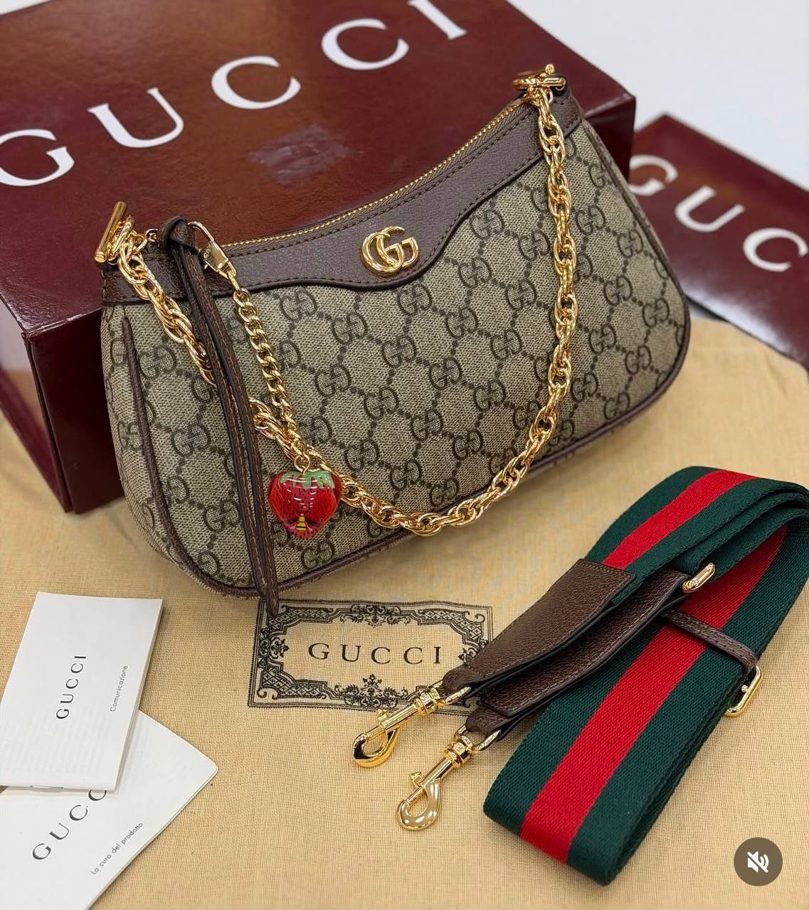 Gucci
100 dhs🇦🇪🇦🇪
good-quality with box 

Zain35
♥️♥️♥️