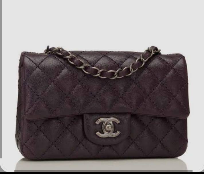 Chanel 

115 dhs🌺 

with box
🎁🎁🎁

High quality 

Zain135
♥️♥️♥️