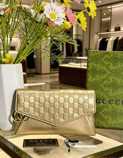 Gucci
Mk
90 dhs🇦🇪🇦🇪
have box

Zain07
♥️♥️♥️