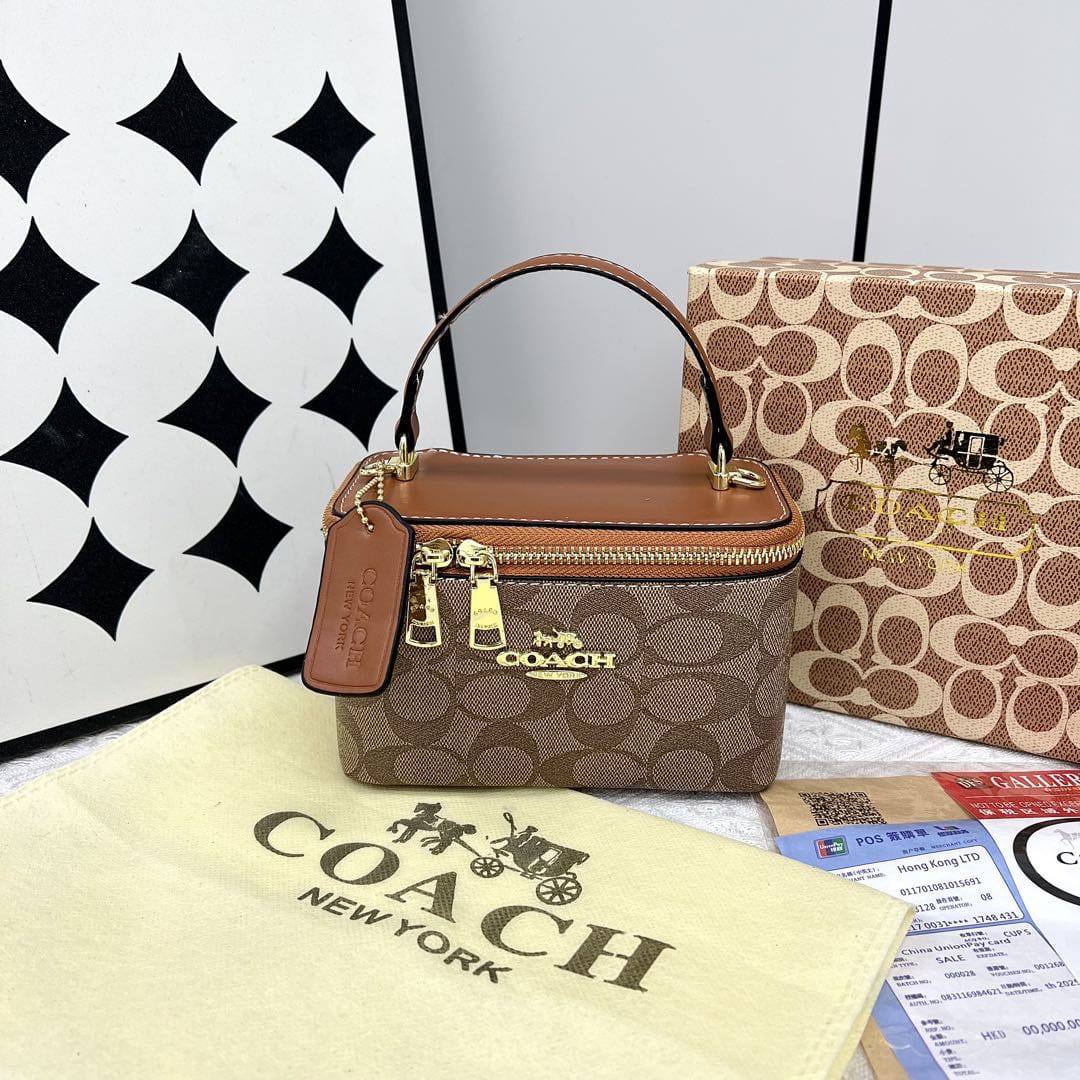 Coach 
with box
🎁🎁🎁

65 dhs💓

Zain232
♥️♥️♥️