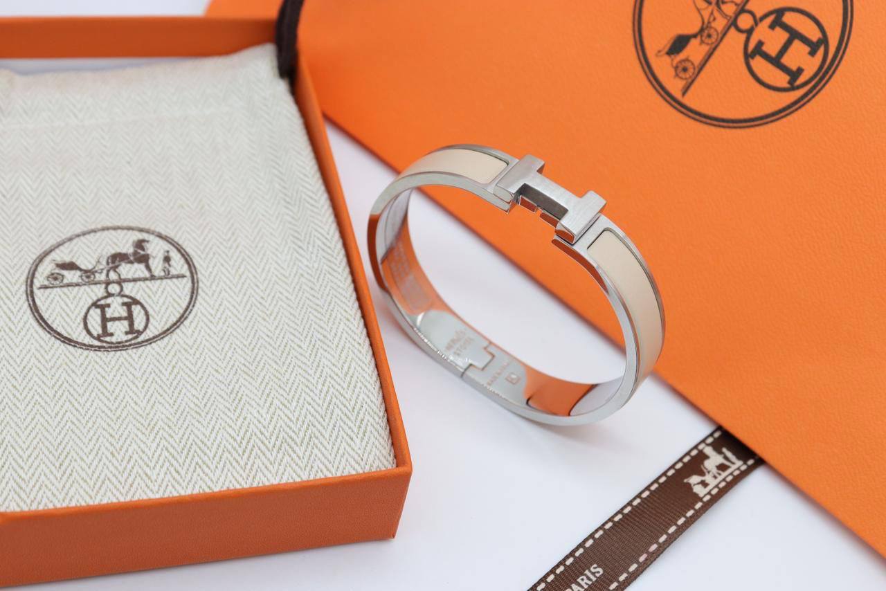 Hermes Bracelet
Super Master
105 dhs❣️

Zain33
♥️♥️♥️