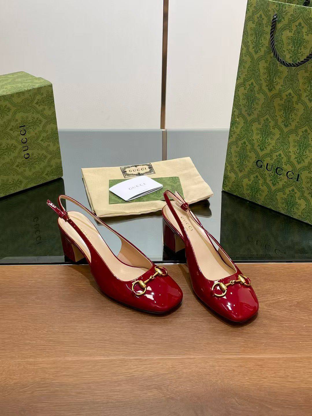 Gucci
Good Quality
Size 36-42 
150 dhs🪙🌨️

Zain57
♥️♥️♥️