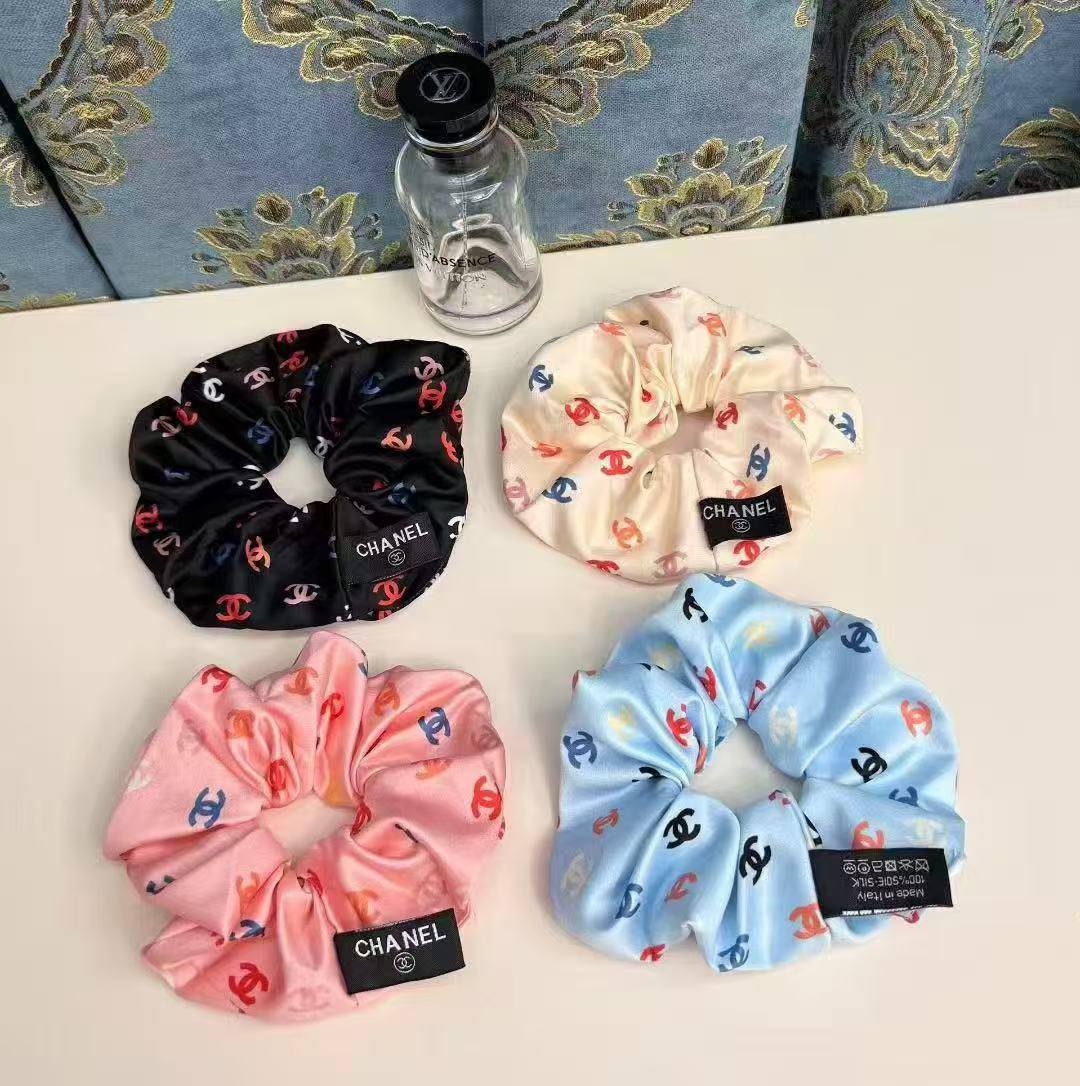 *Headband ❤️‍🔥*
good quality 💯
20 dhs🪙💕

Zain216
♥️♥️♥️