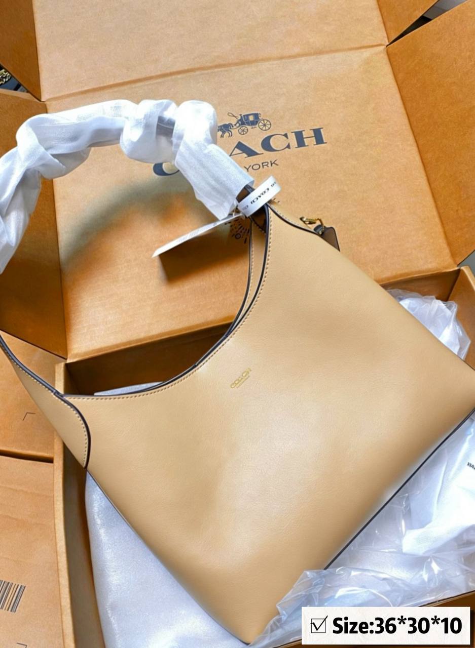 Coach

115 dhs✅ 

with box
🎁🎁🎁

Zain46
♥️♥️♥️