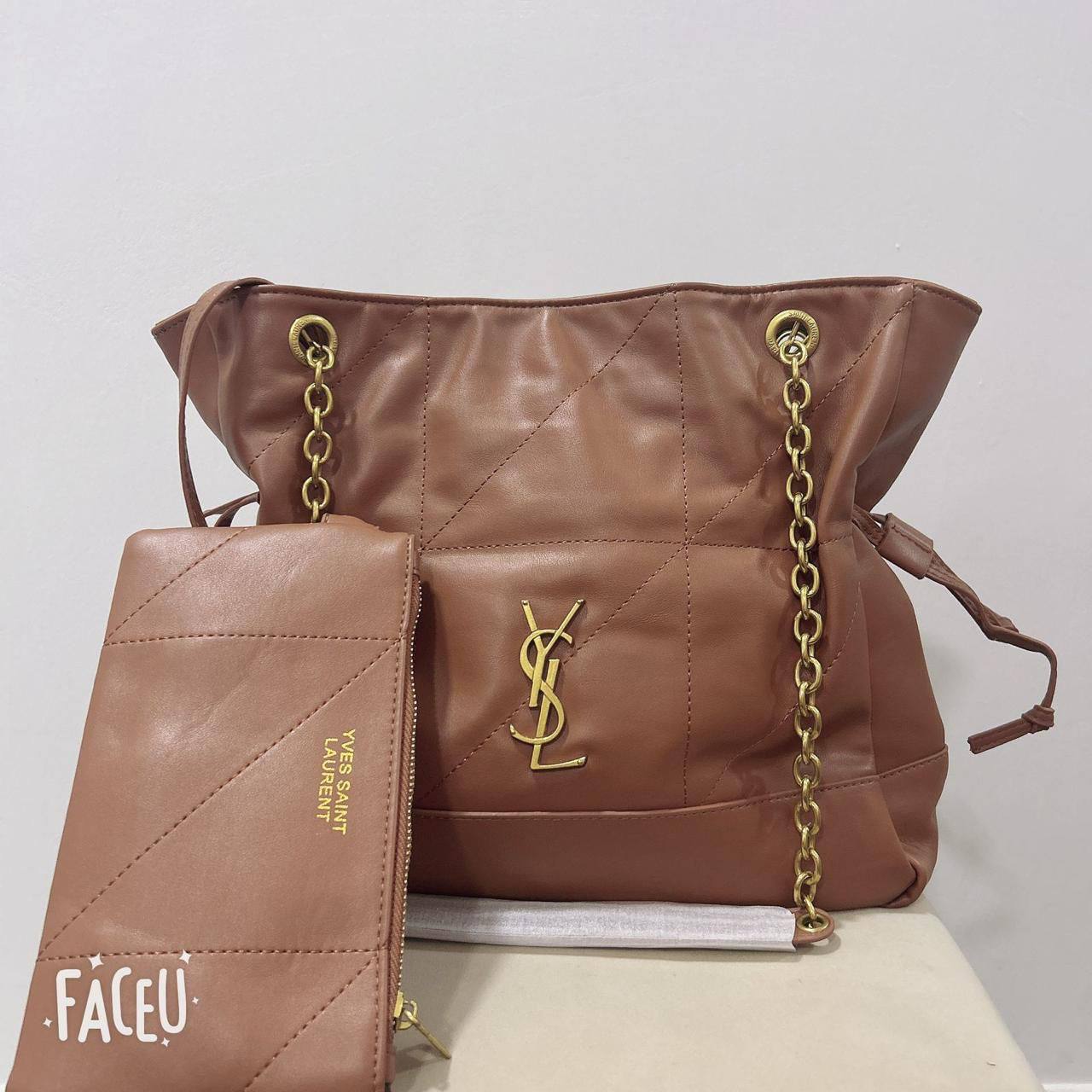 YSL
34* 28 * 11  cm
80 dhs❤️

Zain17
♥️♥️♥️