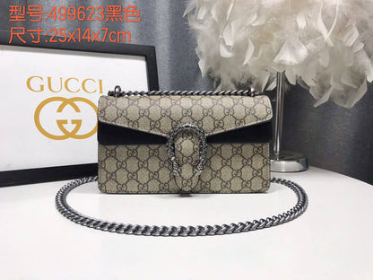 Gucci

Big size:280 dhs🇦🇪

Medium size: 270 dhs🇦🇪

Small size: 210 dhs🇦🇪🇦🇪

Zain153
♥️♥️♥️