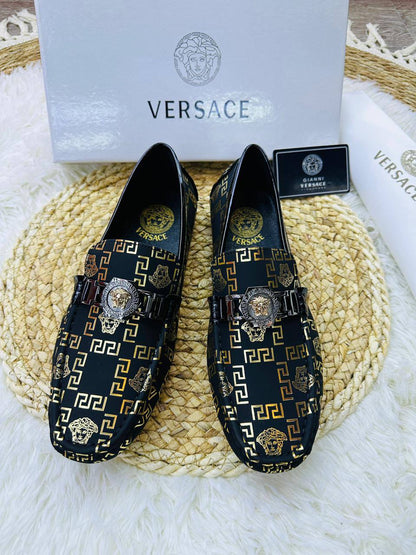 Hermes - Armani - Gucci - Fendi
High quality 
size 40-46 
250 dhs🪙🖤

Zain132
♥️♥️♥️