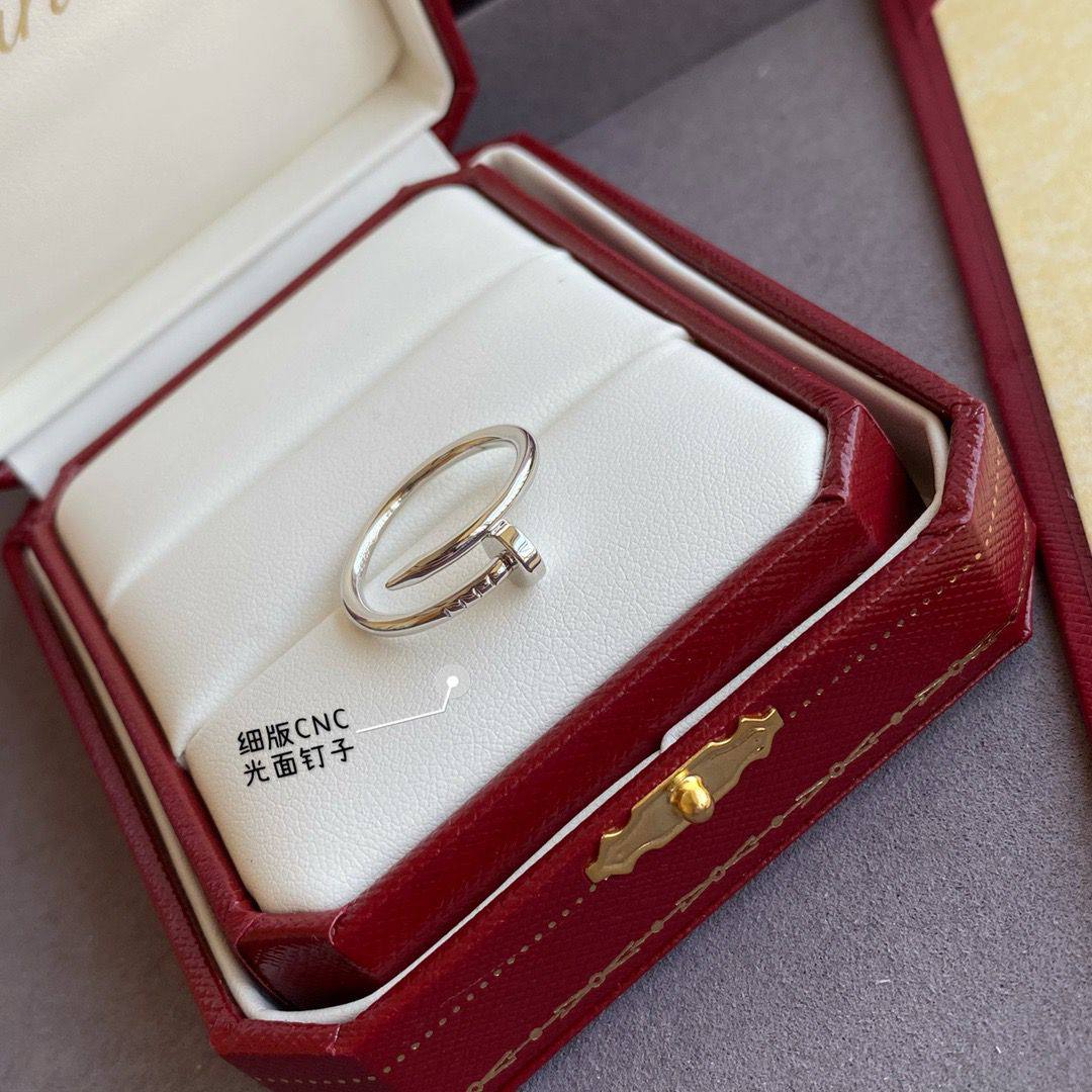 Ring  Thin Cartier
45 dhs🪙💚
Size 
5-6-7-8-9
With Good box And Paper Bag
🎁🎁🎁

Zain89
♥️♥️♥️