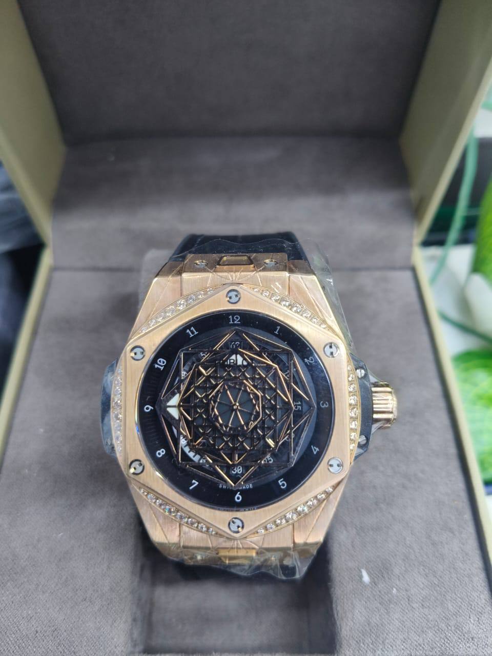 Super Master Xxx
Hublot master 
900 dhs✅,🥰👍

Zain25
♥️♥️♥️