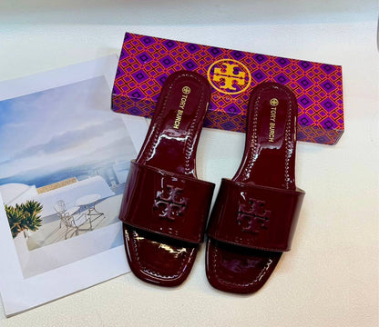 Slippers
Size 36-41
65 dhs✅

Zain236
♥️♥️♥️
