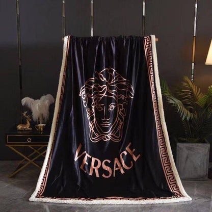Master 
Blanket 
King size 
230/200
90 dhs✅

Zain99
♥️♥️♥️