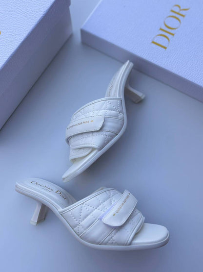 Dior 
95 dhs🪙💚
Size 36-41

Zain55
♥️♥️♥️
