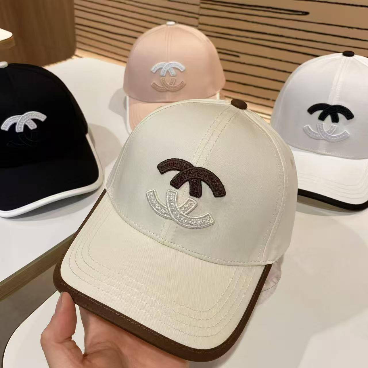 Caps
45 dhs✅

Zain93
♥️♥️♥️