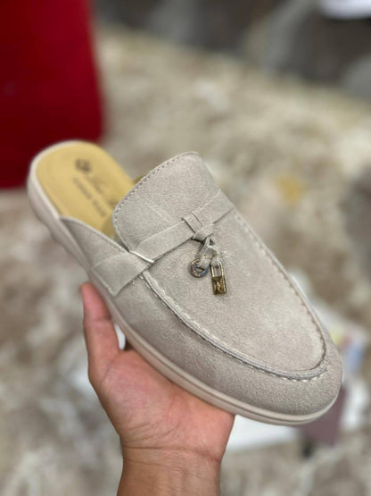 Lora Piana Shoes, 
New Arrived 
Size 36 To 41
120 dhs✅

Zain120
♥️♥️♥️