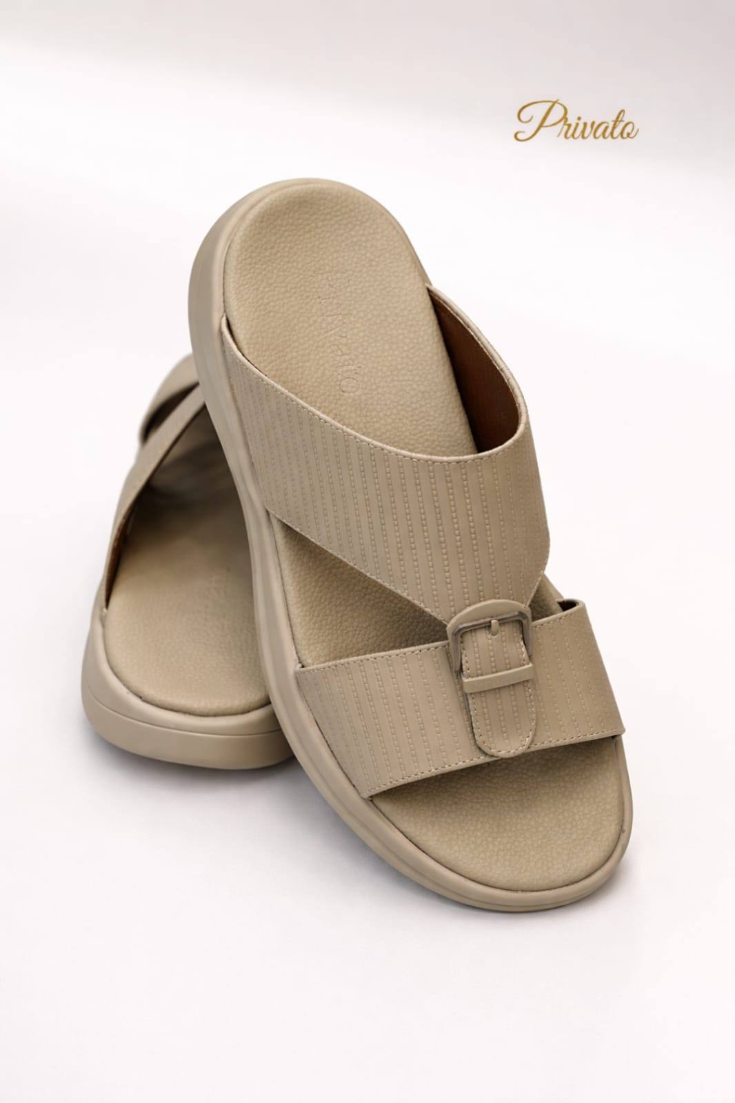 slippers for men good quality  with box and paper bag size available (40to46) 6to12) 
230 dhs❣️

Zain59
♥️♥️♥️