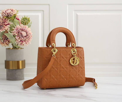 DIOR 
GOOD QUALITY 
110 dhs💓

Zain17
♥️♥️♥️