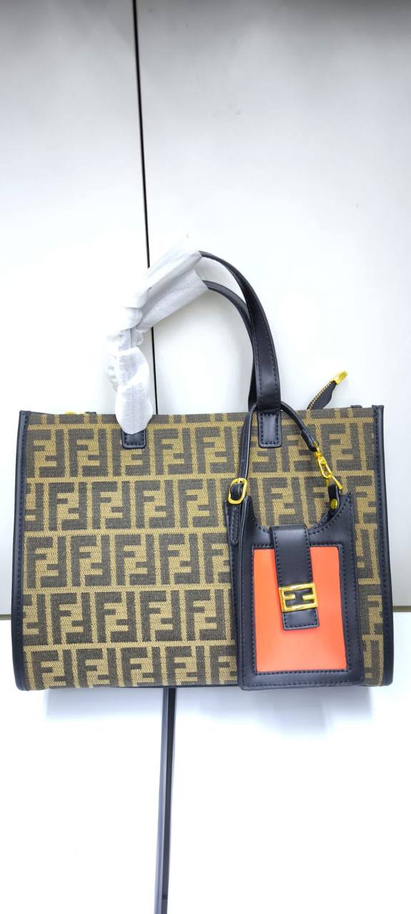 Fendi
95 dhs✅

Zain203
♥️♥️♥️
