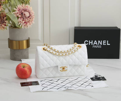 Chanel

With box 
🎁🎁🎁

115 dhs❣️

Zain136
♥️♥️♥️