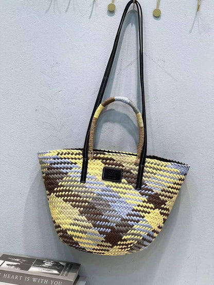 LOEWE 
BEACH BAG 
 GOOD QUALITY
110 dhs✅

Zain39
♥️♥️♥️