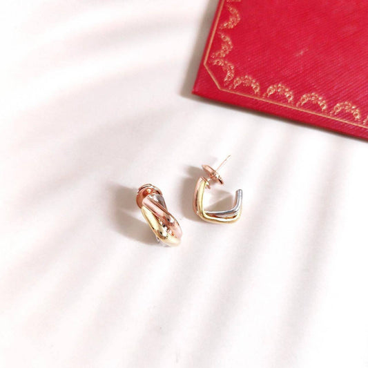 Cartier SET🐦‍🔥*
Necklace 🌸
Earring 🪷
Bracelet ✨
Ring 💍 size available 👇
6,7,8,9
Master quality 💯
With normal boxes 📦 
220 dhs🪙💚
With master box 🗃️ 
260 dhs🪙💚

Zain216
♥️♥️♥️