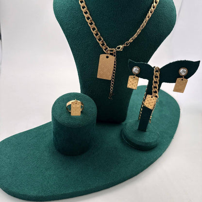 one Set Accessories
50 dhs🇦🇪

Zain45
♥️♥️♥️