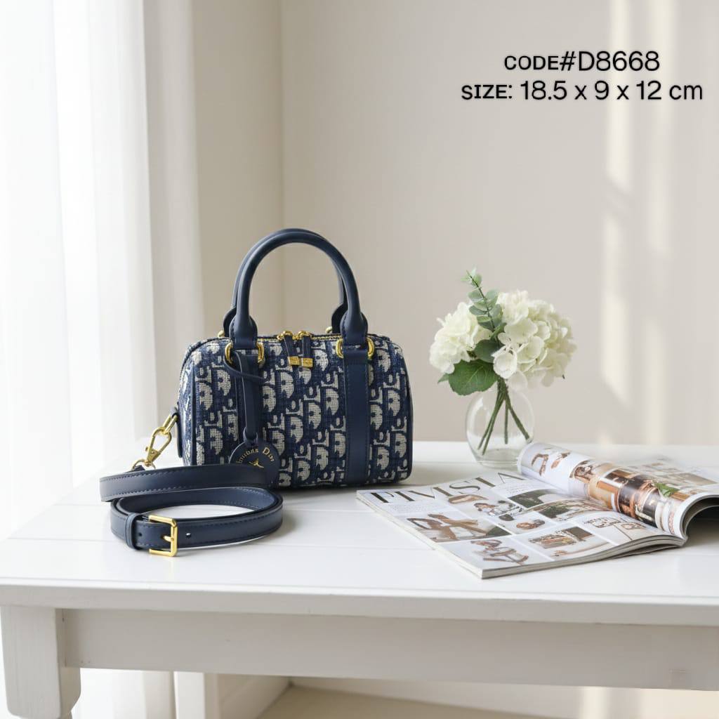 CHRISTIAN DIOR
ɢʀᴏᴏᴠᴇ 20 ᴛᴏᴘ ʜᴀɴᴅʟᴇ
ᴏʙʟɪǫᴜᴇ ᴊᴀᴄǫᴜᴀʀᴅ ᴄᴀɴᴠᴀs
ᴡɪᴛʜ ʟᴏɴɢ ʙᴇʟᴛ sᴛʀᴀᴘ
ɢᴏʟᴅ ʜᴀʀᴅᴡᴀʀᴇ
ᴡɪᴛʜ ʟᴏɢᴏ ᴄʜᴀɪɴ sᴛᴀʀ
sɪᴢᴇ : 18.5 cm
ᴡɪᴛʜ BOX
🎁🎁🎁

95 dhs💓

Zain31
♥️♥️♥️