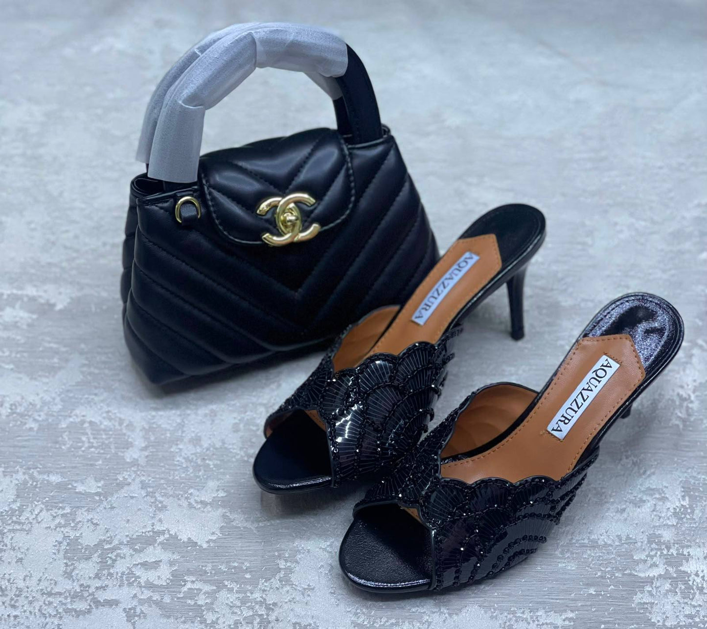 Chanel Bag
Aquazzura Heel
Size 36-41
230 dhs✅

Zain175
♥️♥️
