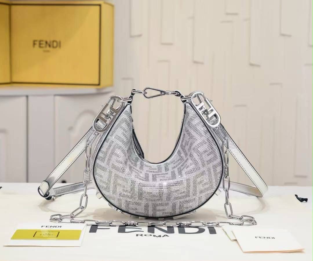 Fendi

For Price 👇 WhatsApp✅
0568585901 
0507557372
0552275751 Owner Zain 👌

Zain192
♥️♥️♥️