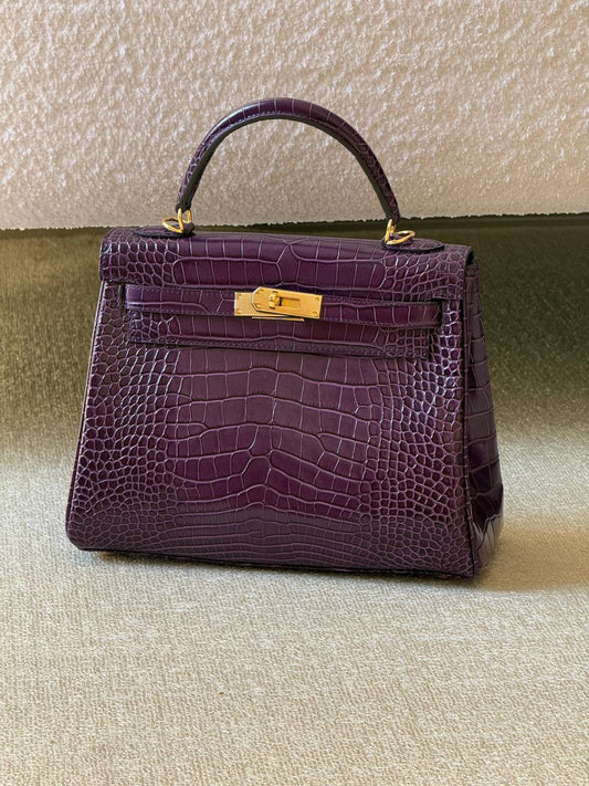 Hermes
kelly croc 28cm💥Master quality ✅with box📦
710 dhs❣️

Zain52
♥️♥️♥️