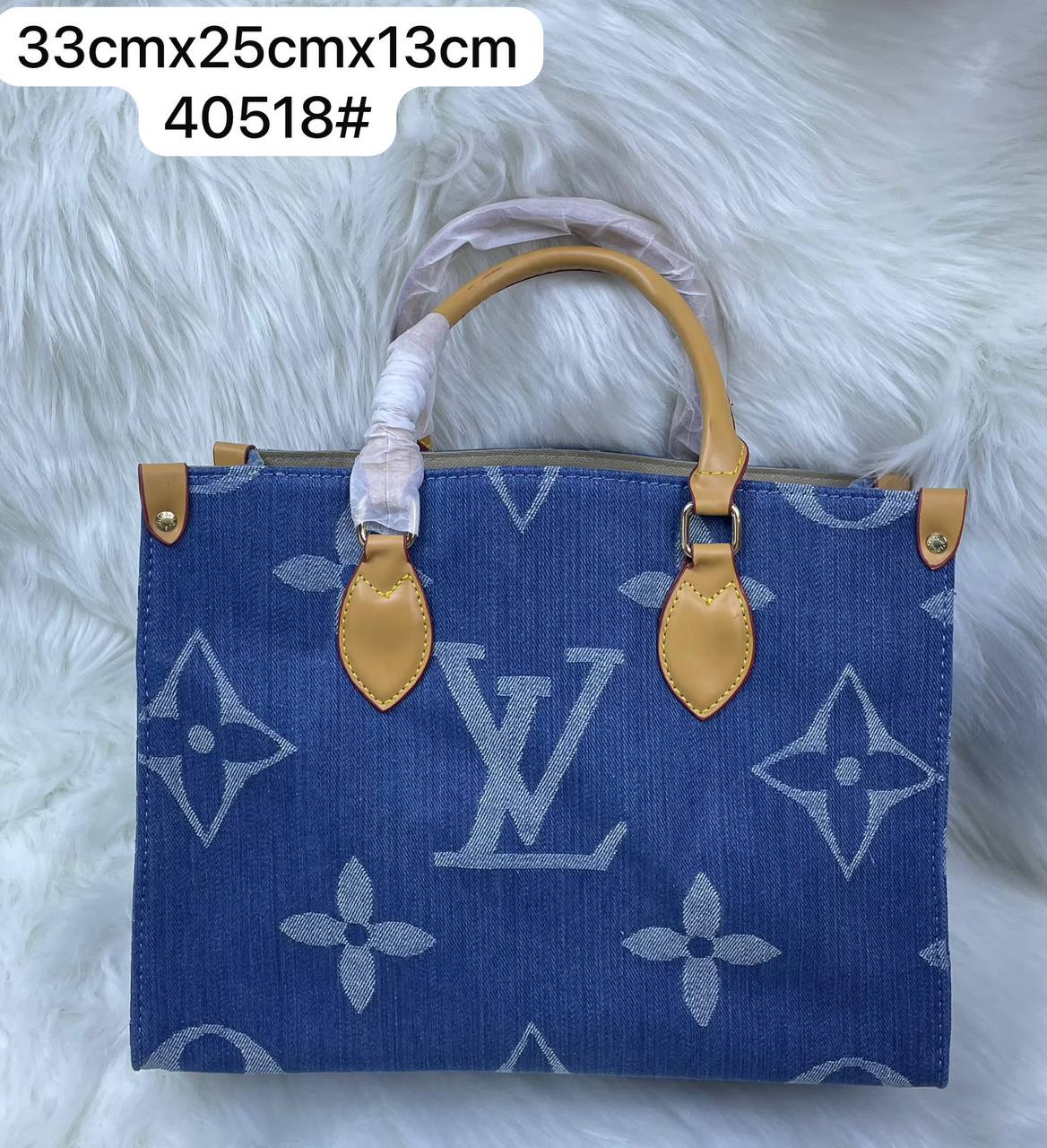 LV
33cmx25cmx13cm
40518#
100 dhs🇦🇪🇦🇪

Zain72
♥️♥️♥️