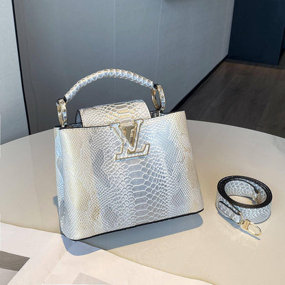 LV
Best quality
With box’s
🎁🎁🎁

120 dhs🪙🌨️
size 22cm

Zain158
♥️♥️♥️