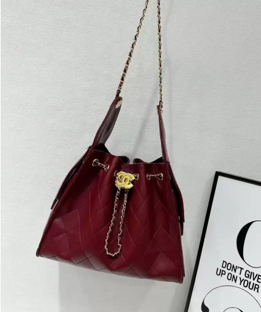 CHANEL 
GOOD QUALITY 
120 dhs✅
28cm

Zain39
♥️♥️♥️