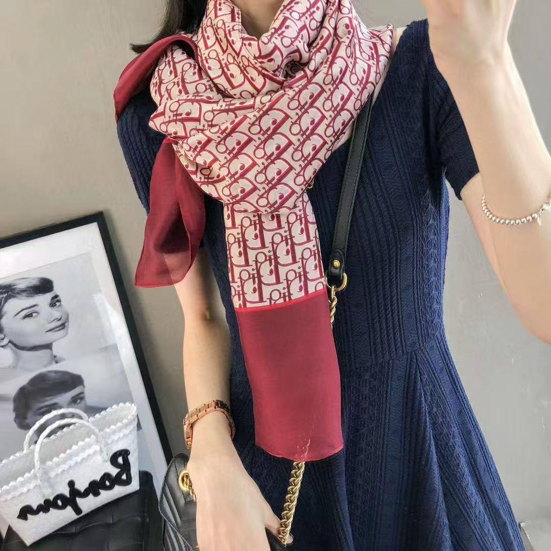Silk scarf 
40 dhs❣️

Zain93
♥️♥️♥️