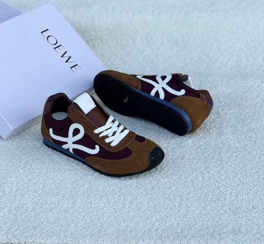 New.  Loewe shoes

   Size  .  36.  to 41

120 dhs🇦🇪

Zain80
♥️♥️♥️
