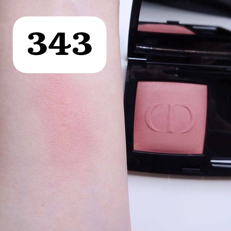 Dior Master
45 dhs✅

Zain36
♥️♥️♥️