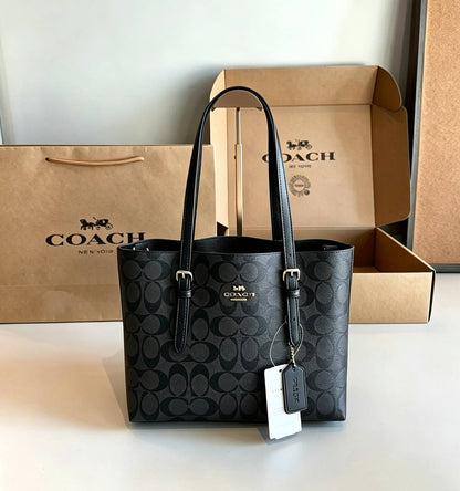Coach 
good quality 
with box 
120 dhs✅

Zain295
♥️♥️♥️