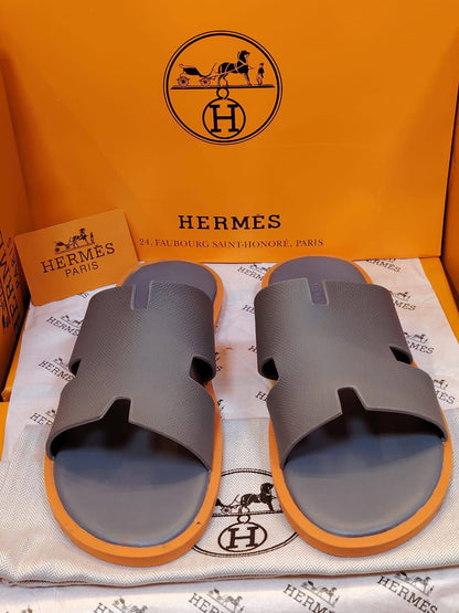 Hermes Slipper 
For Men, New Arrived 
Size 40 To 45
105 dhs❣️

Zain120
♥️♥️♥️
