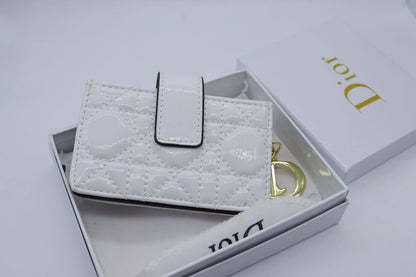 Dior Shine ⭐✨
Ladies Wallet 
55 dhs❣️

Zain33
♥️♥️♥️