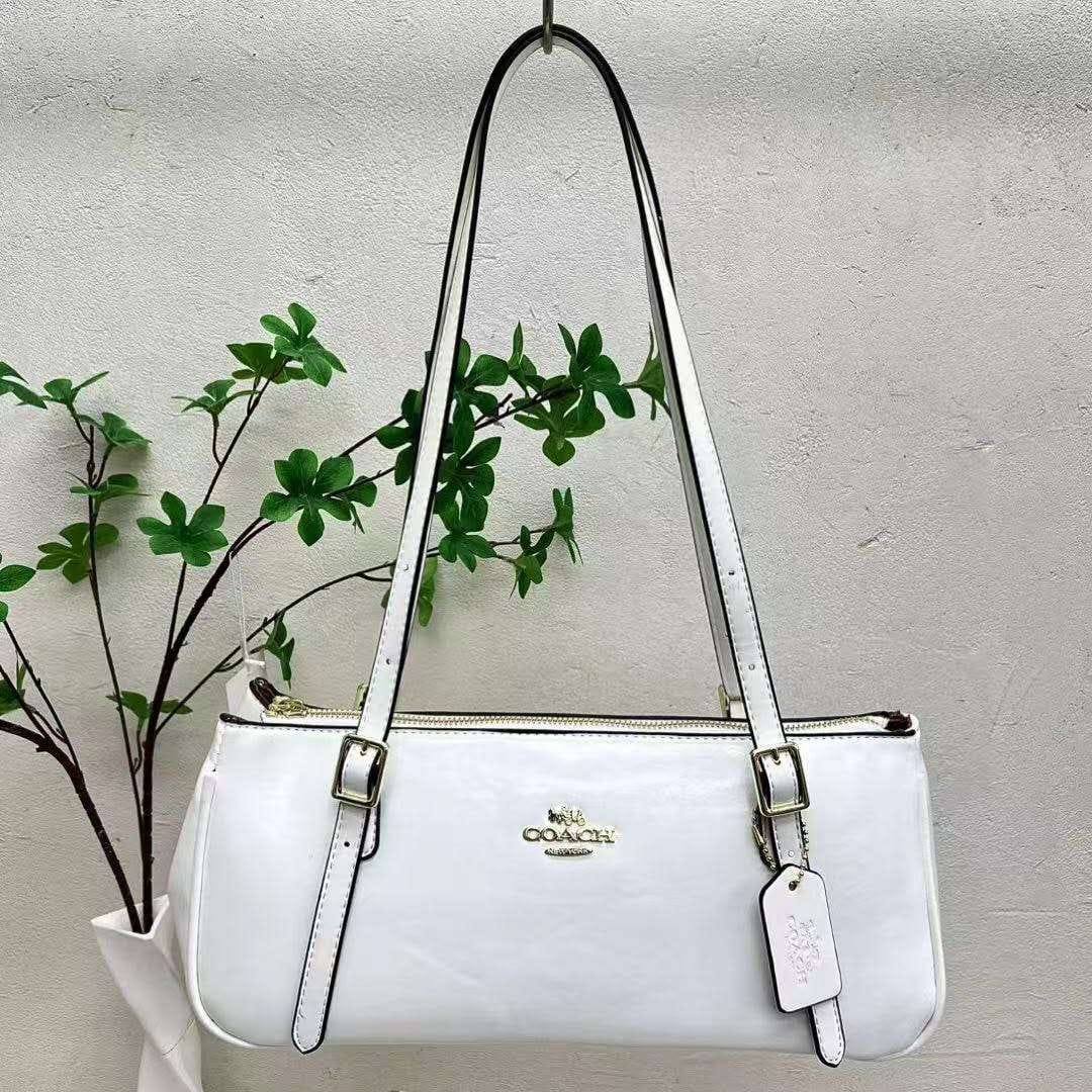 Coach
70 dhs❤️

Zain22
♥️♥️♥️