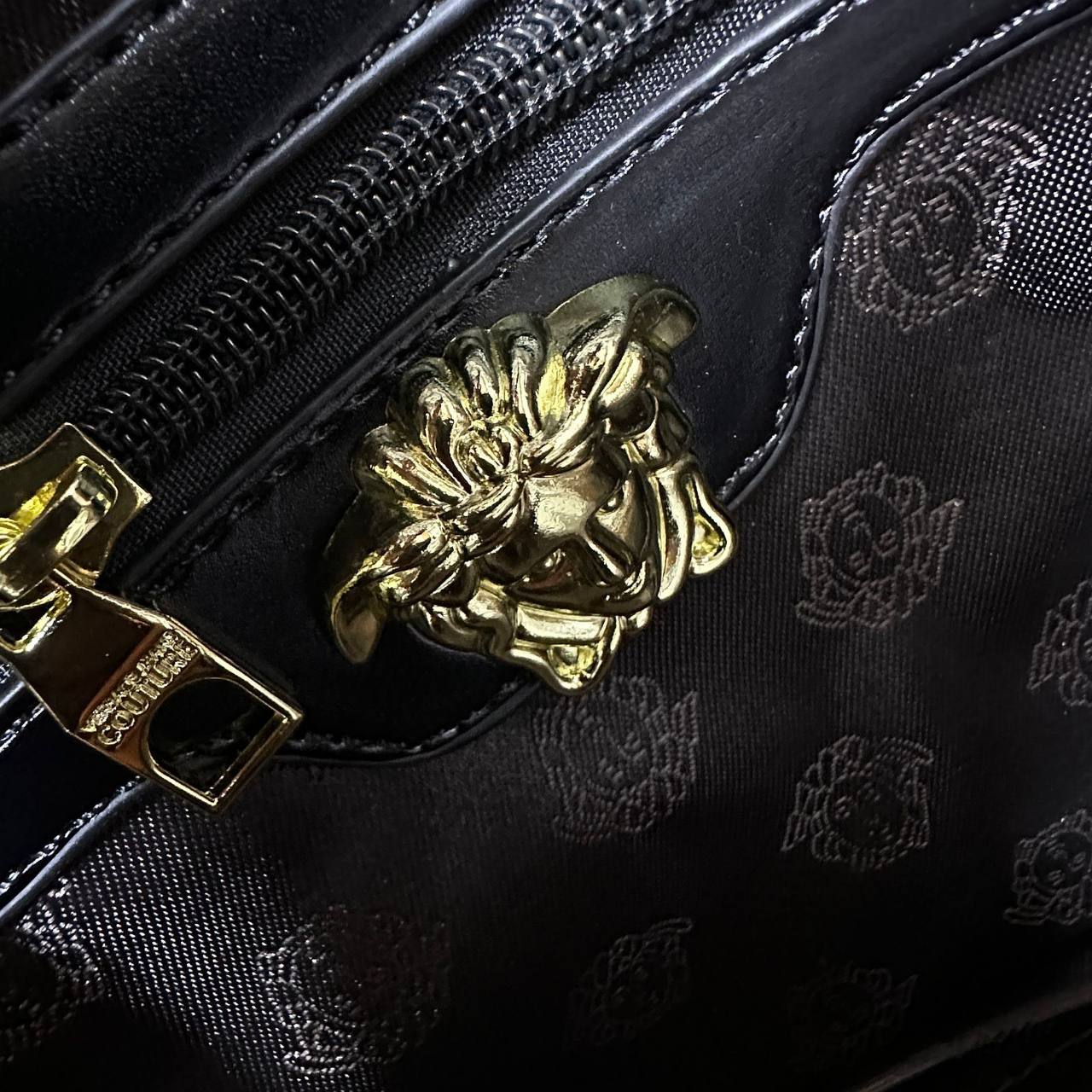 VERSACE  
NEW DESIGN
 GOOD QUALITY
105 dhs✅

Zain39
♥️♥️♥️