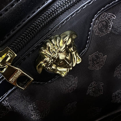 VERSACE  
NEW DESIGN
 GOOD QUALITY
105 dhs✅

Zain39
♥️♥️♥️