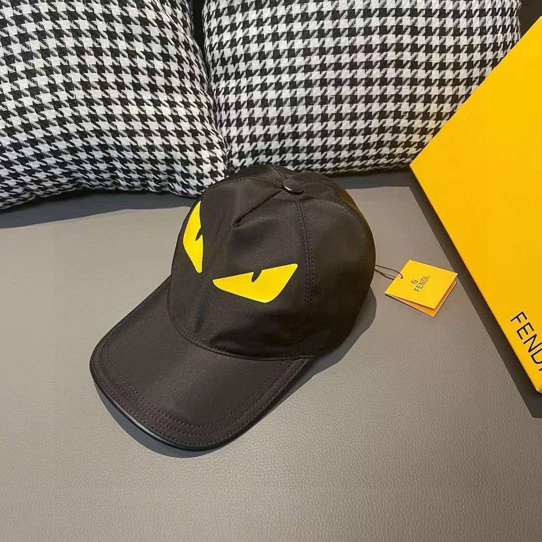 Cap 
Super Master
130 dhs🪙💕

Zain33
♥️♥️♥️